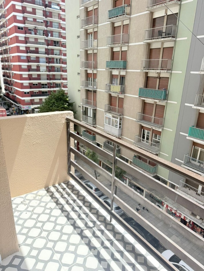 Departamento 3 amb al frente con balcon Reciclado Centro 