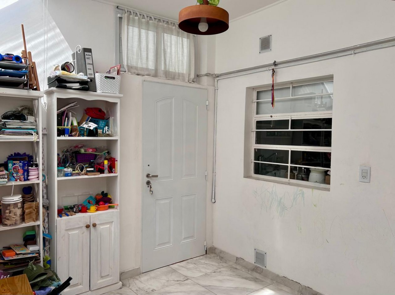 Venta Casa en ph, 3 ambientes, Parque Luro