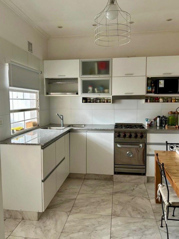 Venta Casa en ph, 3 ambientes, Parque Luro