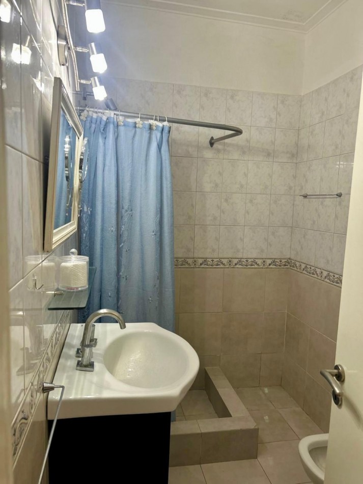 Venta Casa en ph, 3 ambientes, Parque Luro