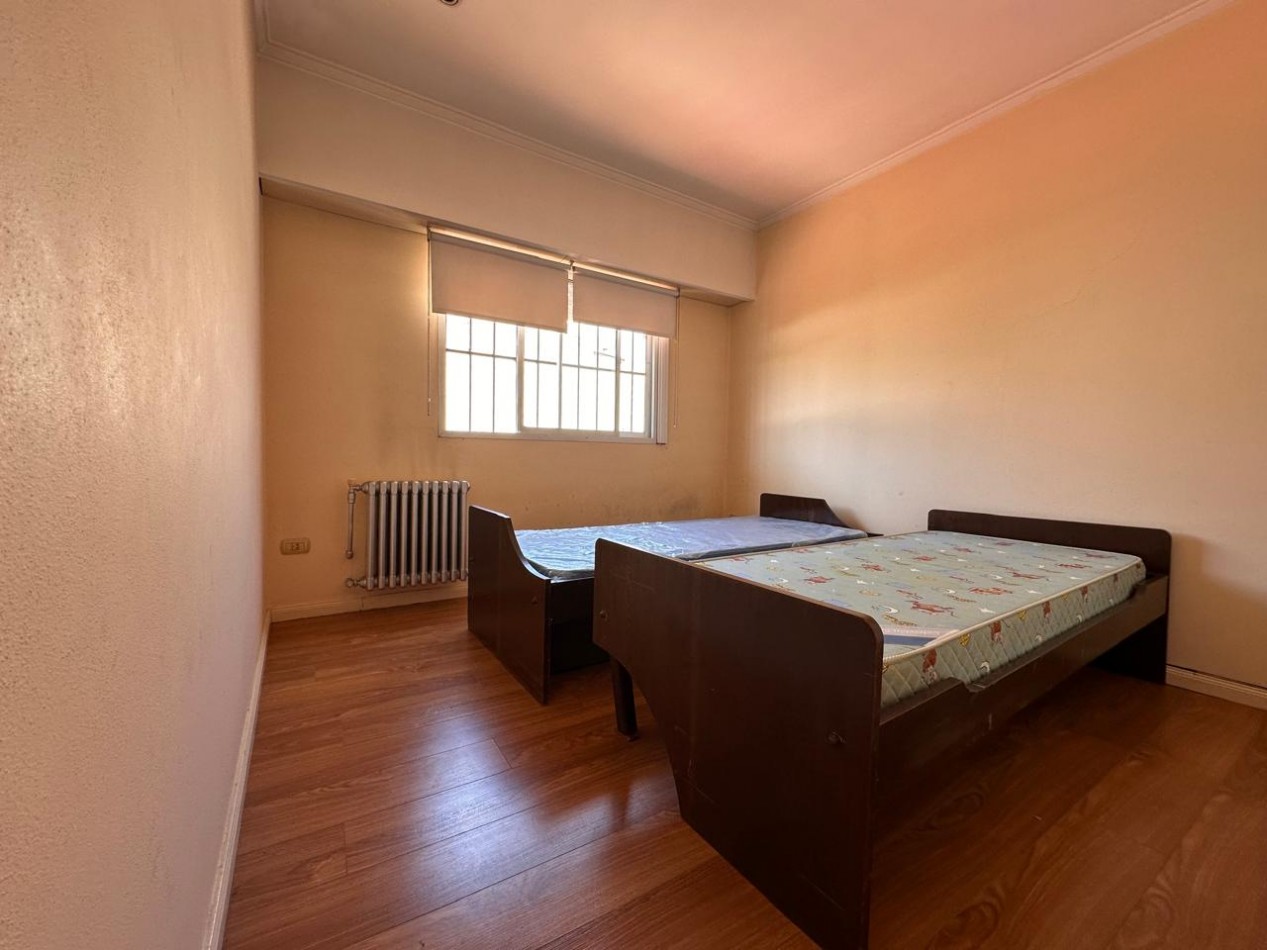 VENTA CASA 5 AMBIENTES CALEFACCION CENTRAL BARRIO PERLA NORTE