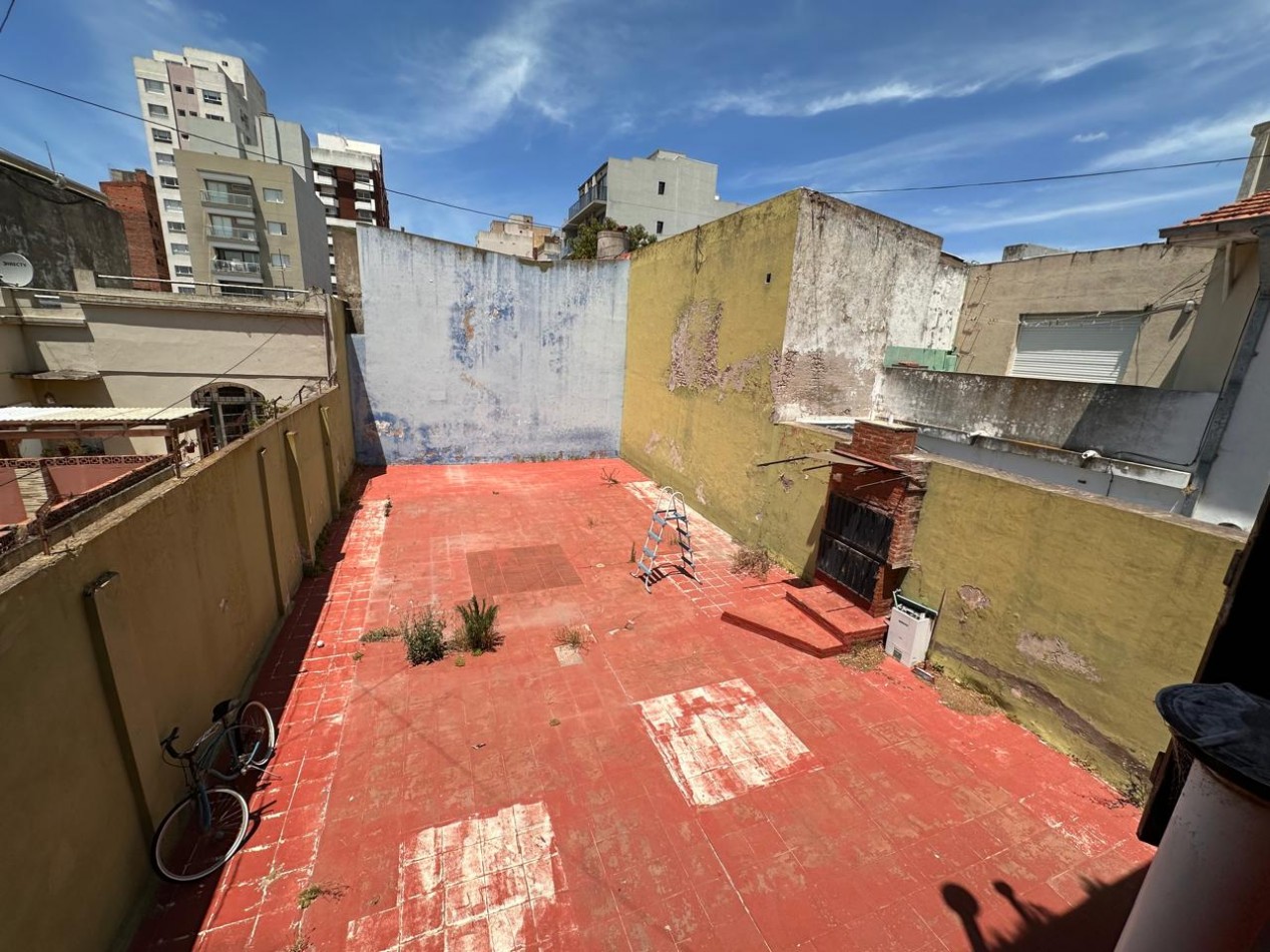 VENTA CASA 5 AMBIENTES CALEFACCION CENTRAL BARRIO PERLA NORTE