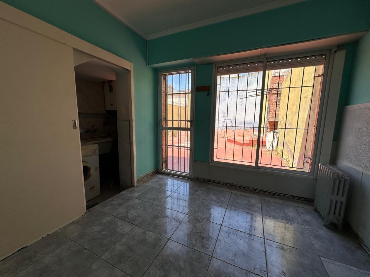 VENTA CASA 5 AMBIENTES CALEFACCION CENTRAL BARRIO PERLA NORTE