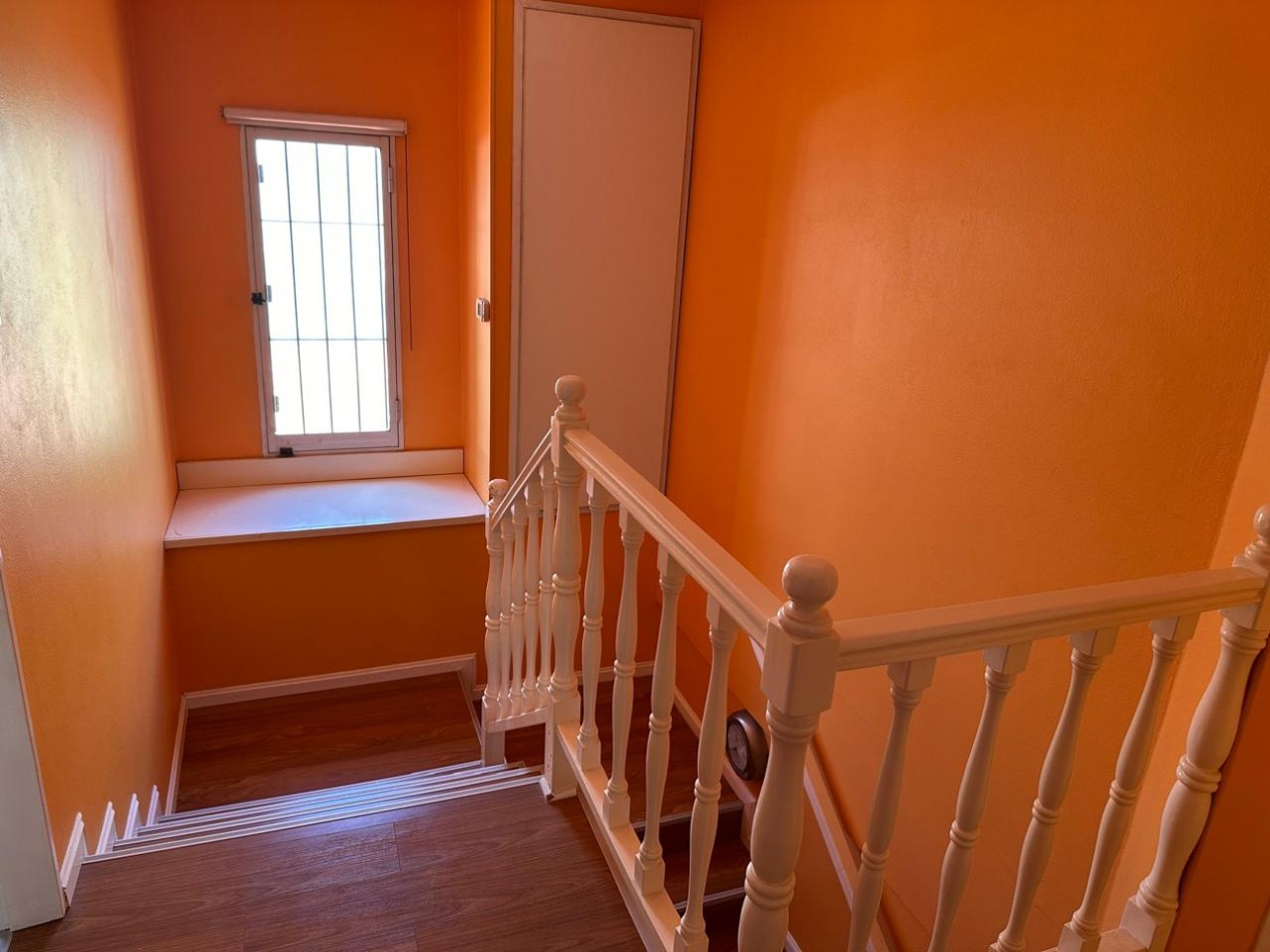 VENTA CASA 5 AMBIENTES CALEFACCION CENTRAL BARRIO PERLA NORTE