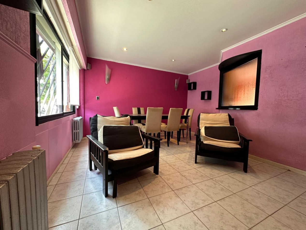 VENTA CASA 5 AMBIENTES CALEFACCION CENTRAL BARRIO PERLA NORTE