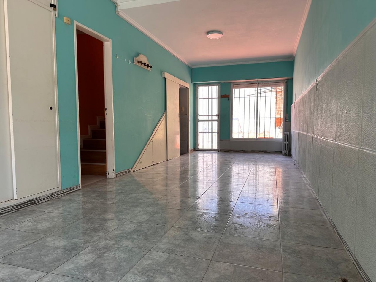 VENTA CASA 5 AMBIENTES CALEFACCION CENTRAL BARRIO PERLA NORTE
