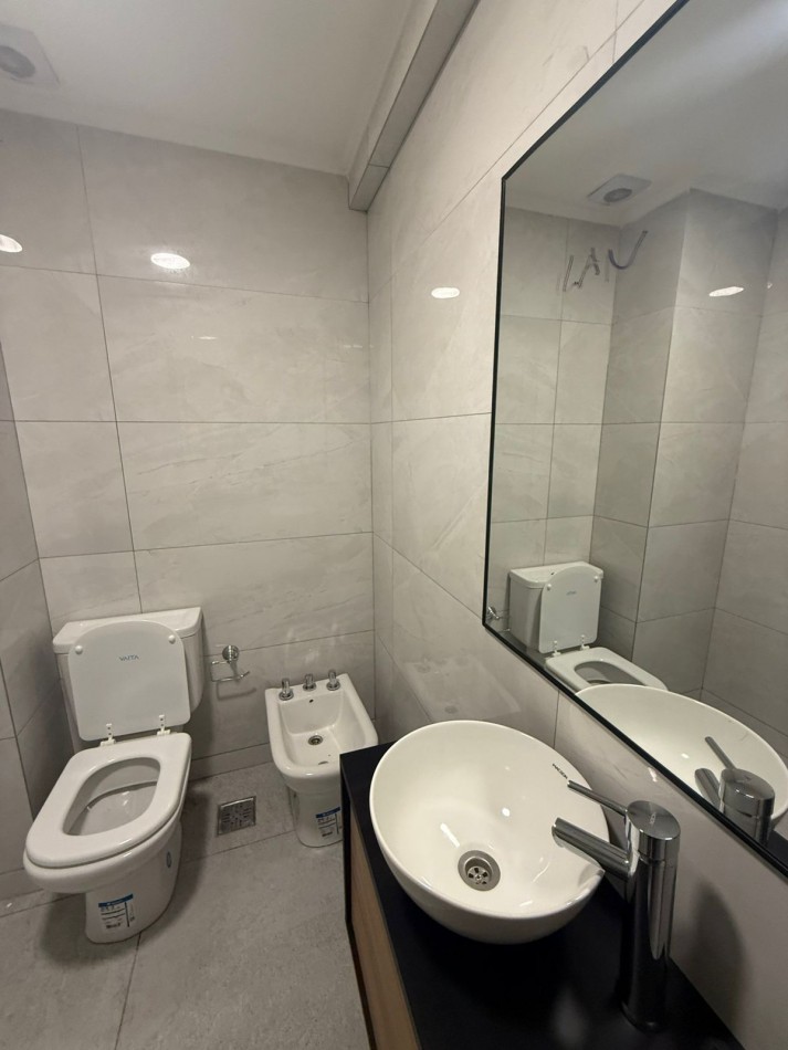 Venta Departamento 4 ambientes con cochera, reciclado y amoblado