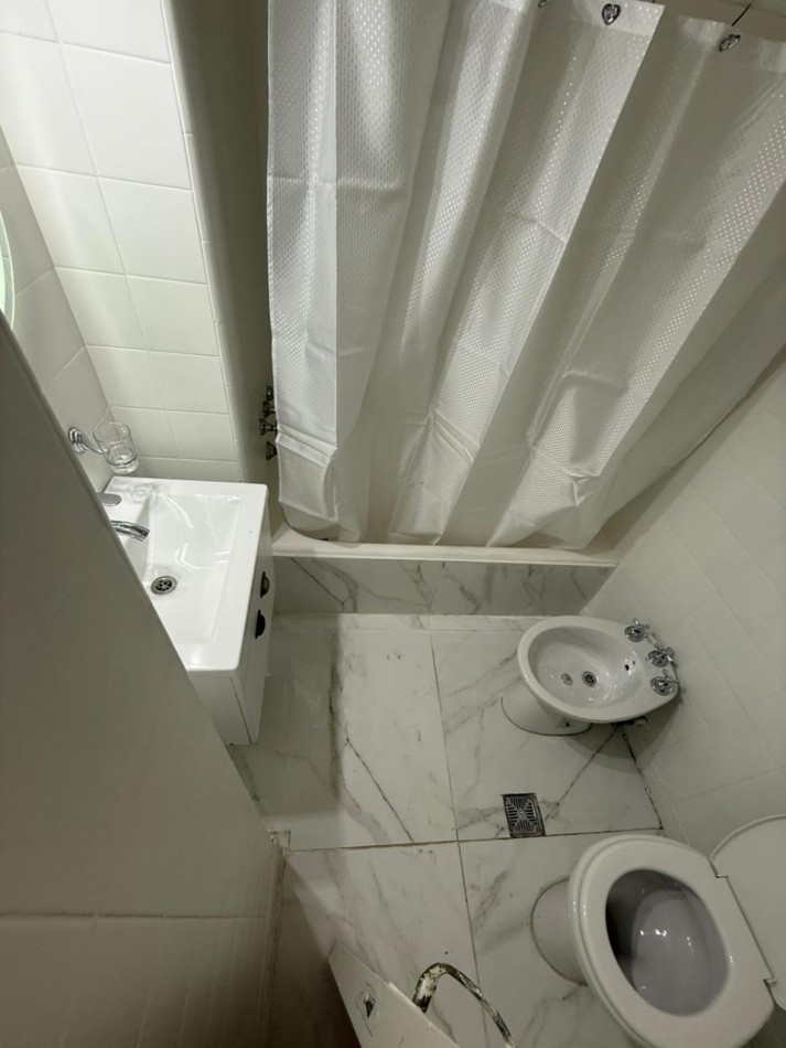 Venta ambiente dividido, reciclado y amoblado