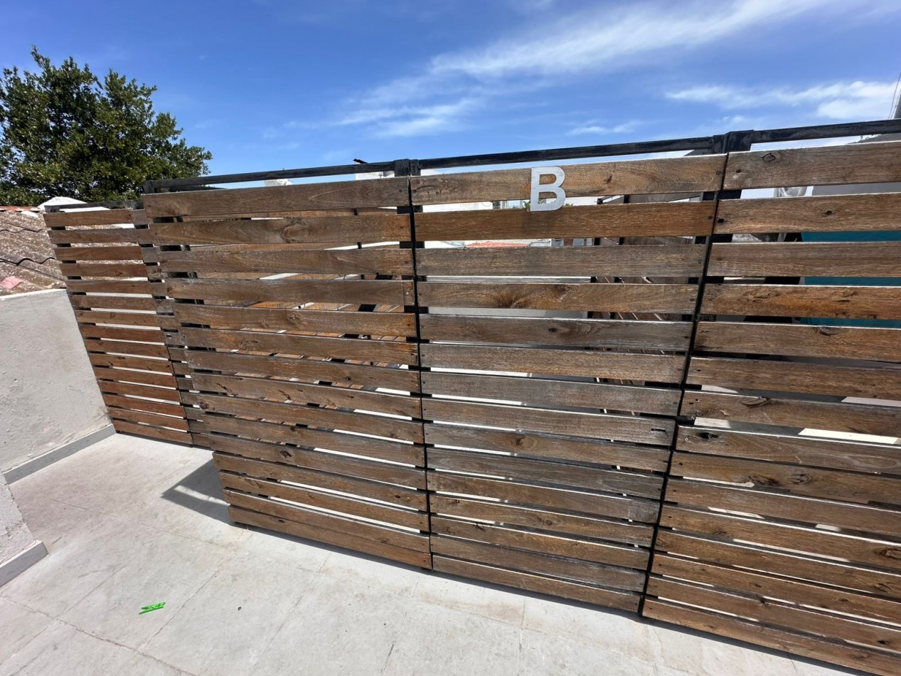 PH 2 MBIENTES  CON TERRAZA 1° PISO POR ESCALERA