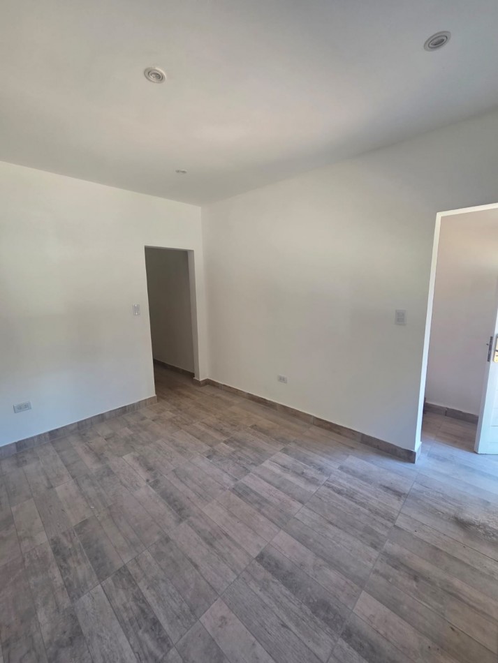 PH 3 ambientes a la calle en duplex | Acceso independiente | Todos los servicios |