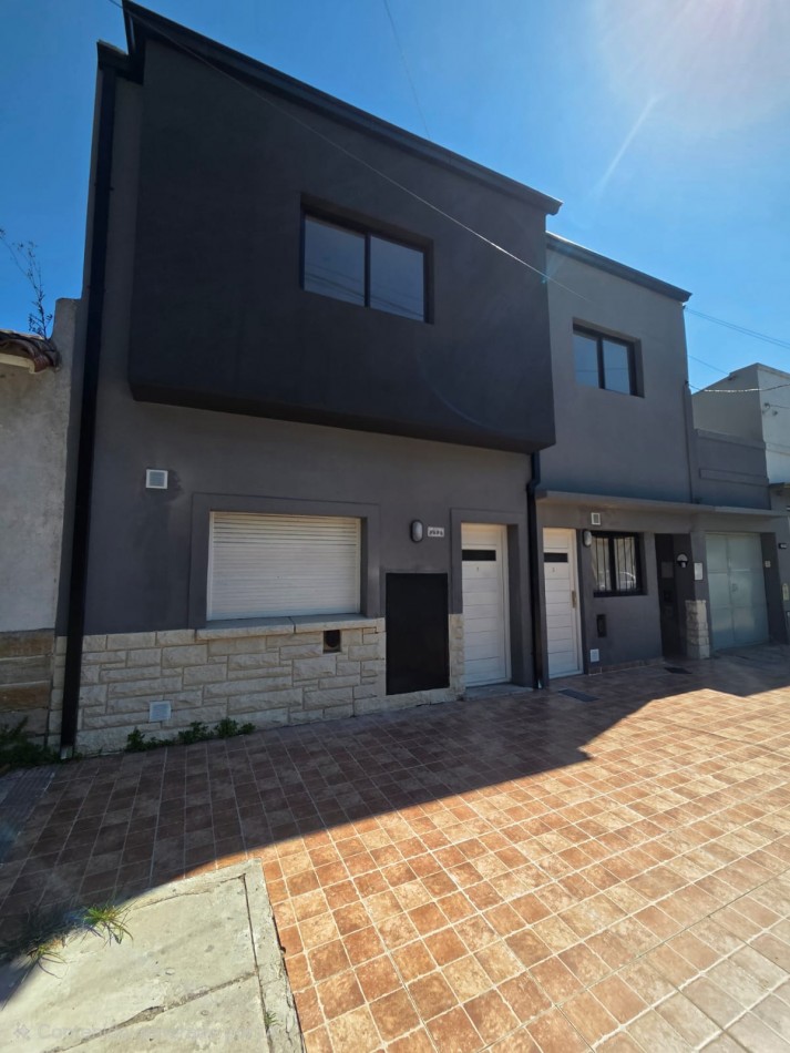 PH 3 ambientes a la calle en duplex | Acceso independiente | Todos los servicios |