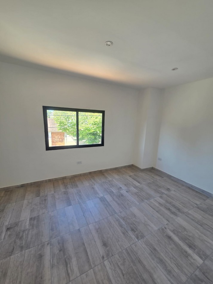 PH 3 ambientes a la calle en duplex | Acceso independiente | Todos los servicios |