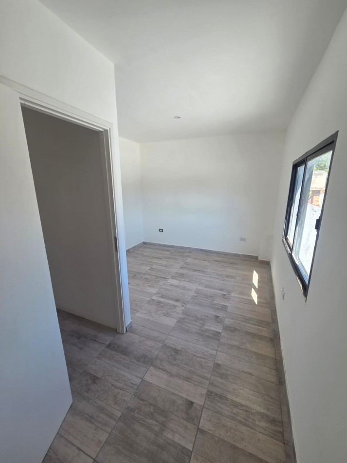 PH 3 ambientes a la calle en duplex | Acceso independiente | Todos los servicios |