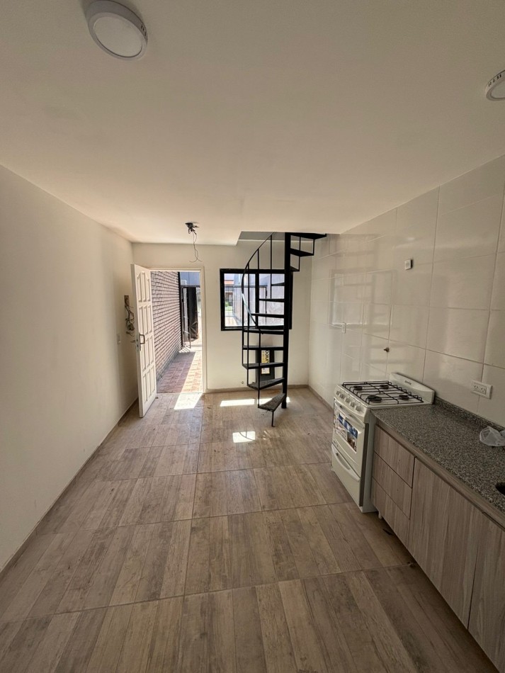 DUPLEX 3 AMBIENTES  | ESPACIO GUARDA COCHE- PATIO