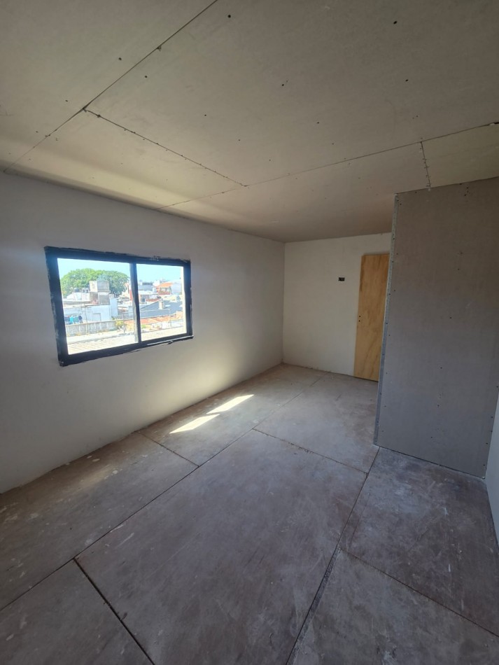 DUPLEX 3 AMBIENTES AL FRENTE-VEREDA DE SOL-BALCON