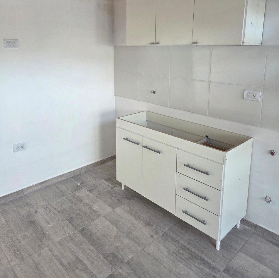 DUPLEX 3 AMBIENTES AL FRENTE-VEREDA DE SOL-BALCON