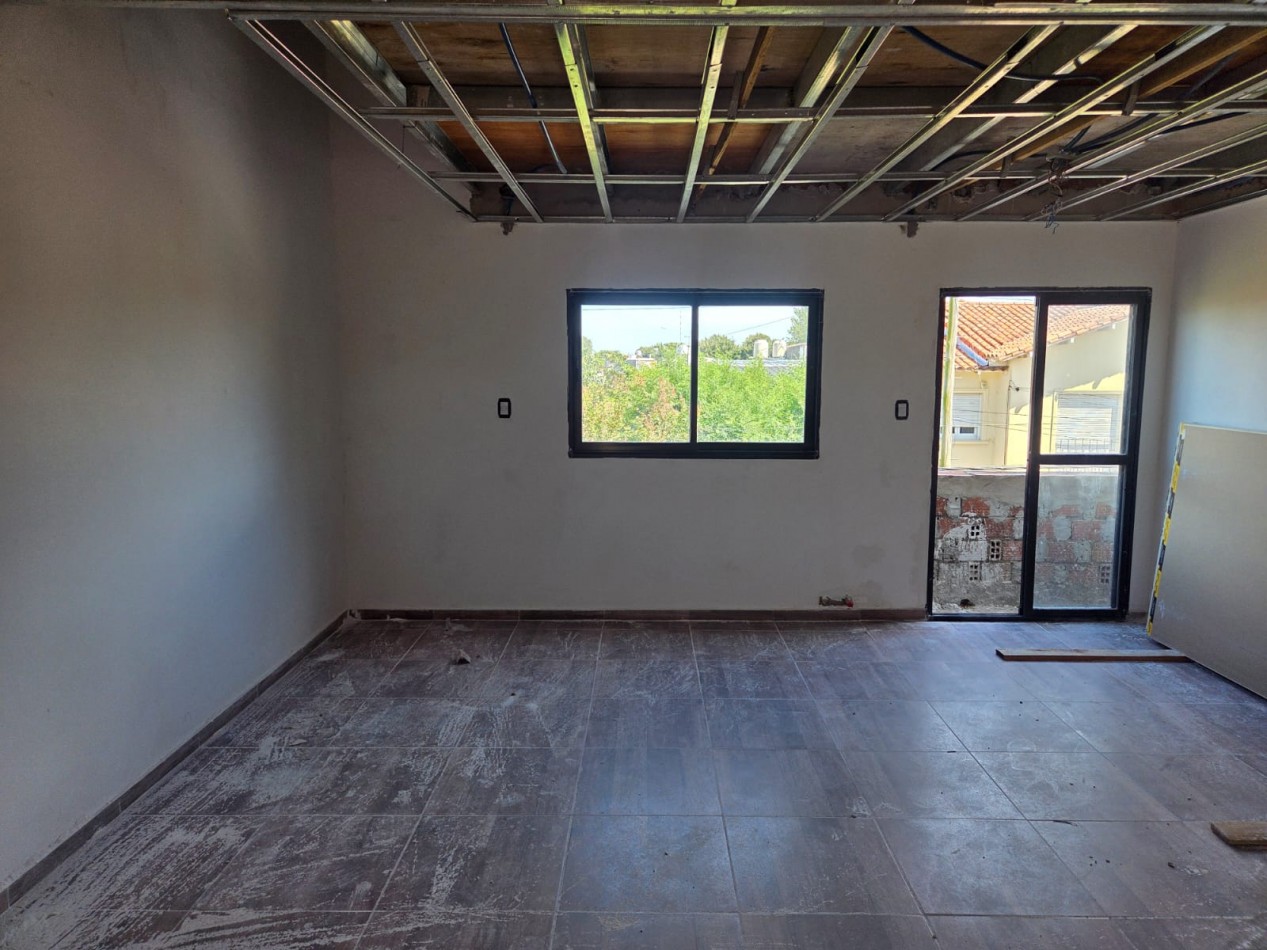 DUPLEX 3 AMBIENTES AL FRENTE-VEREDA DE SOL-BALCON