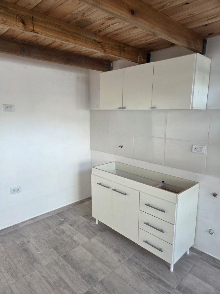 DUPLEX 2 AMBIENTES FRENTE CON PATIO