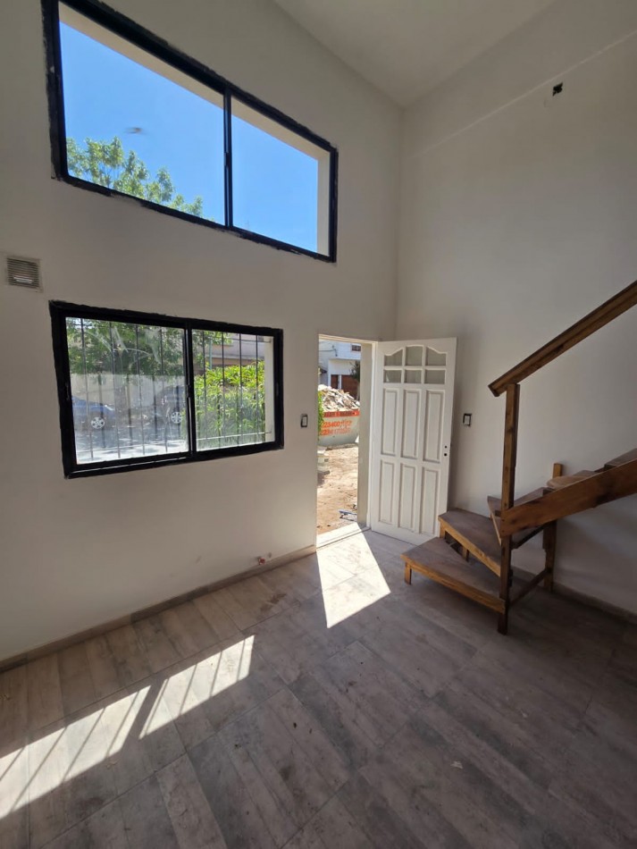 DUPLEX 2 AMBIENTES FRENTE CON PATIO