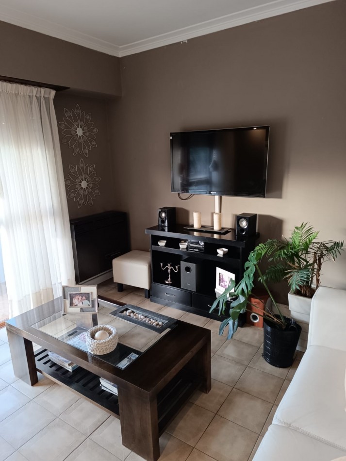 Venta en block ph 3 ambientes + local Parque luro