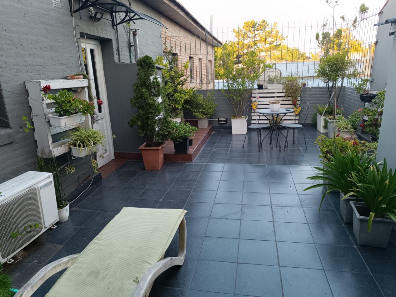 Venta en block ph 3 ambientes + local Parque luro