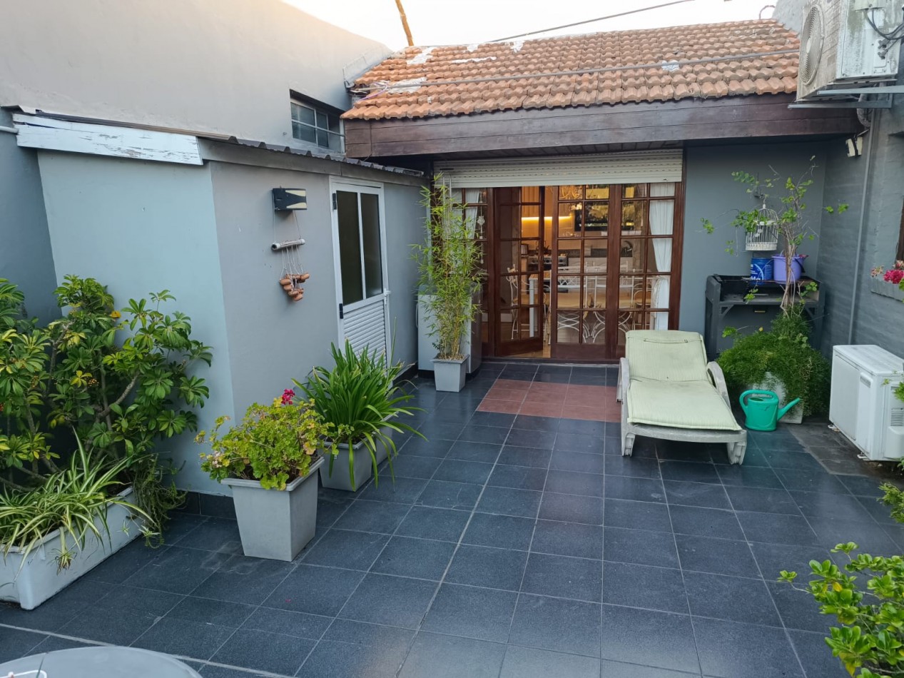 Venta en block ph 3 ambientes + local Parque luro