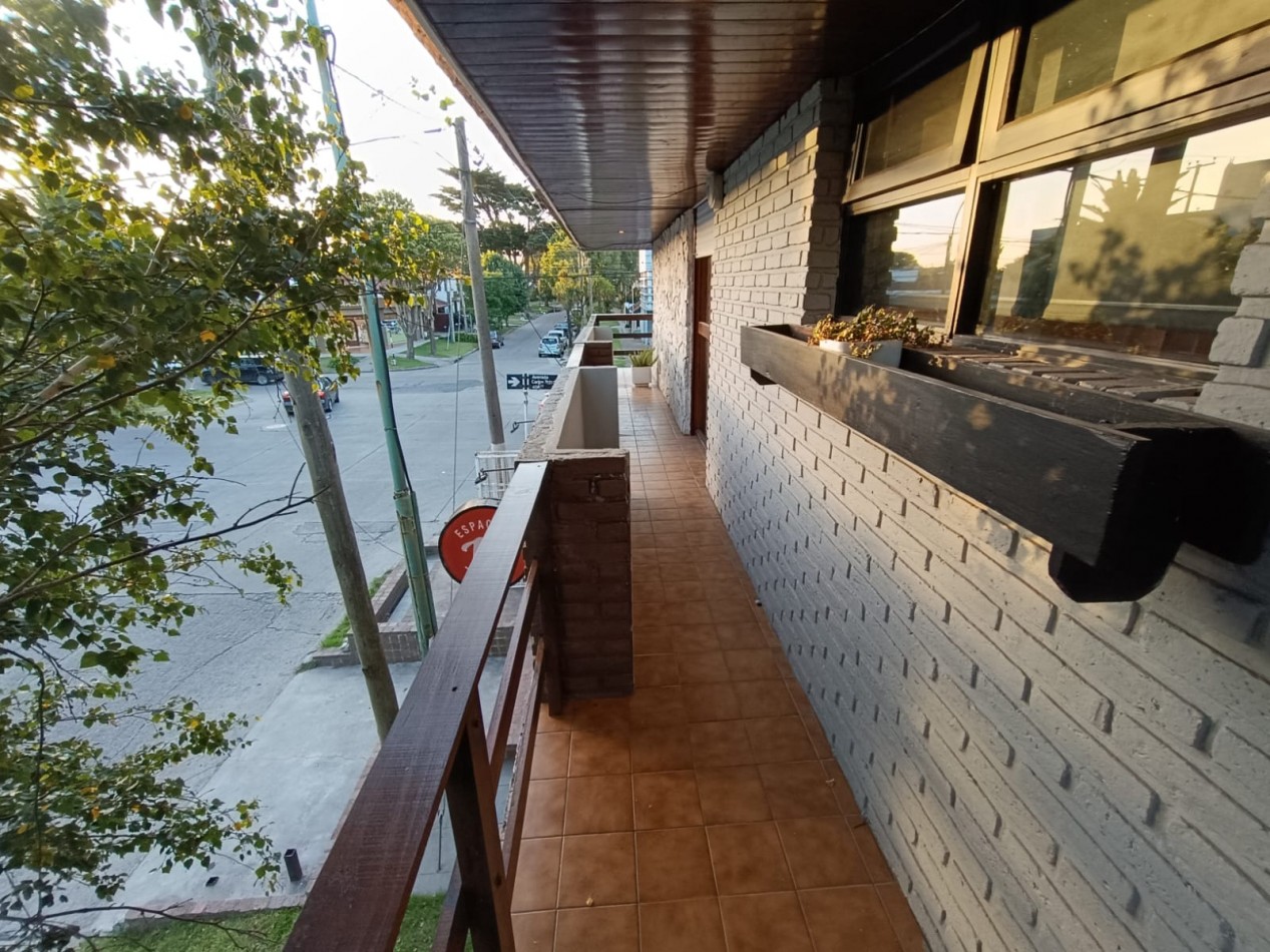 Venta en block ph 3 ambientes + local Parque luro