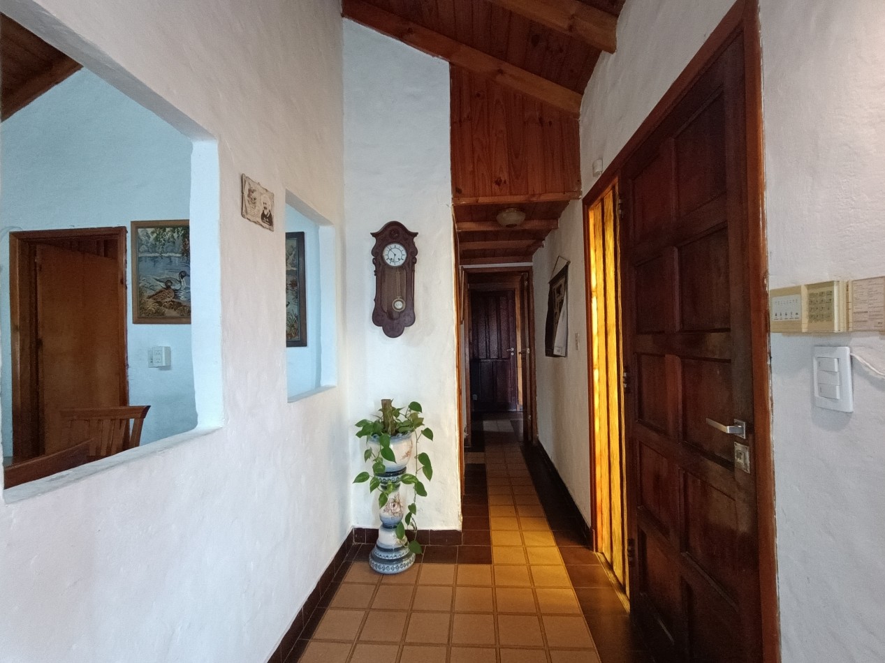 Casa 3 ambientes sobre dos lotes + departamento, cochera, quincho parque en Colinas de Peralta Ramos