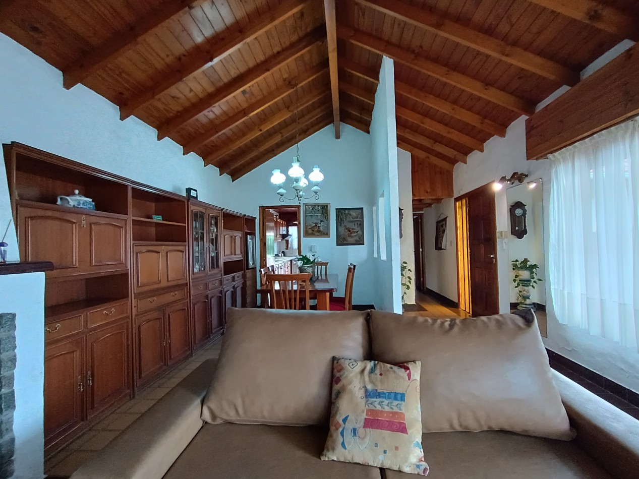 Casa 3 ambientes sobre dos lotes + departamento, cochera, quincho parque en Colinas de Peralta Ramos