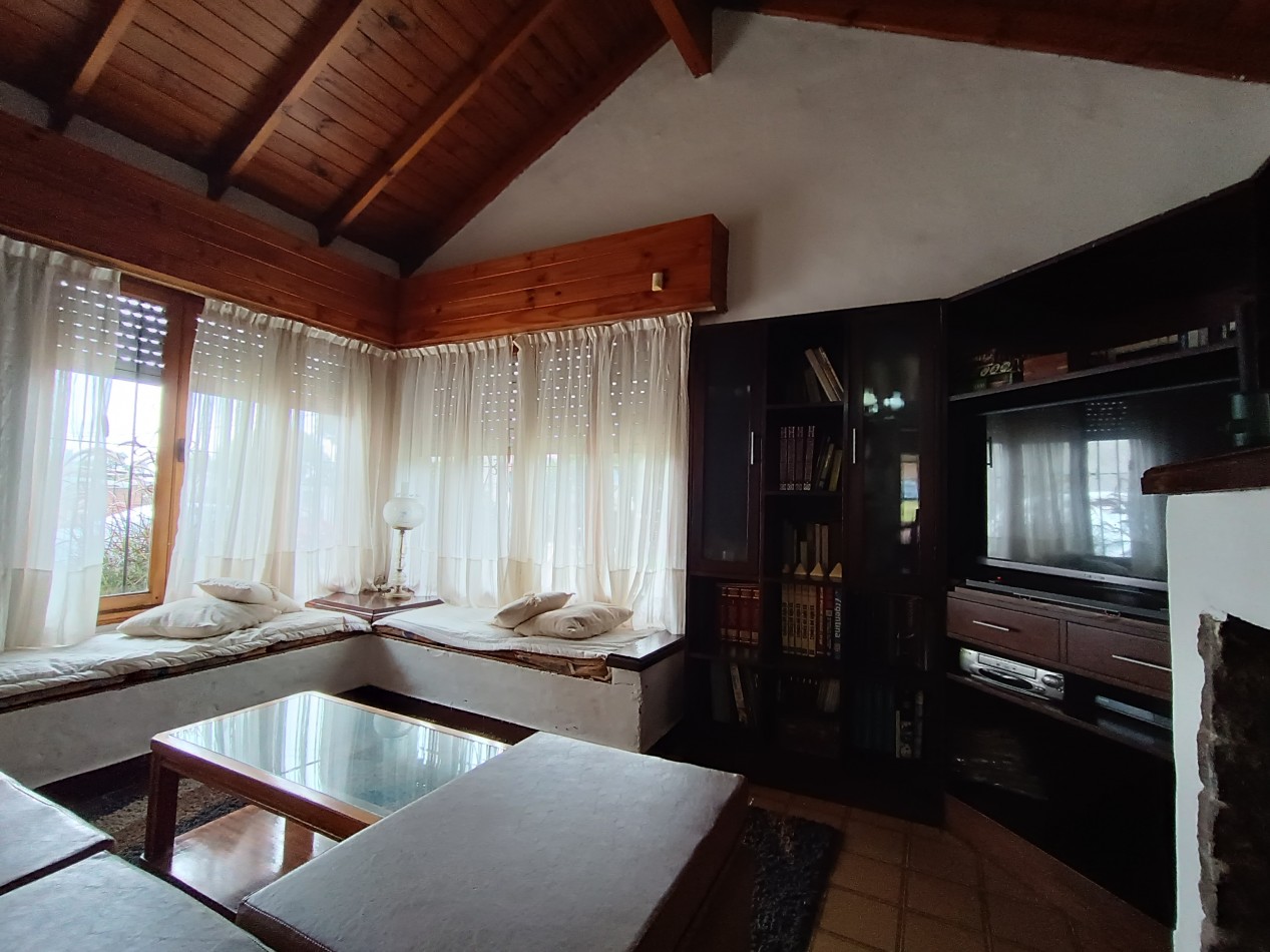 Casa 3 ambientes sobre dos lotes + departamento, cochera, quincho parque en Colinas de Peralta Ramos