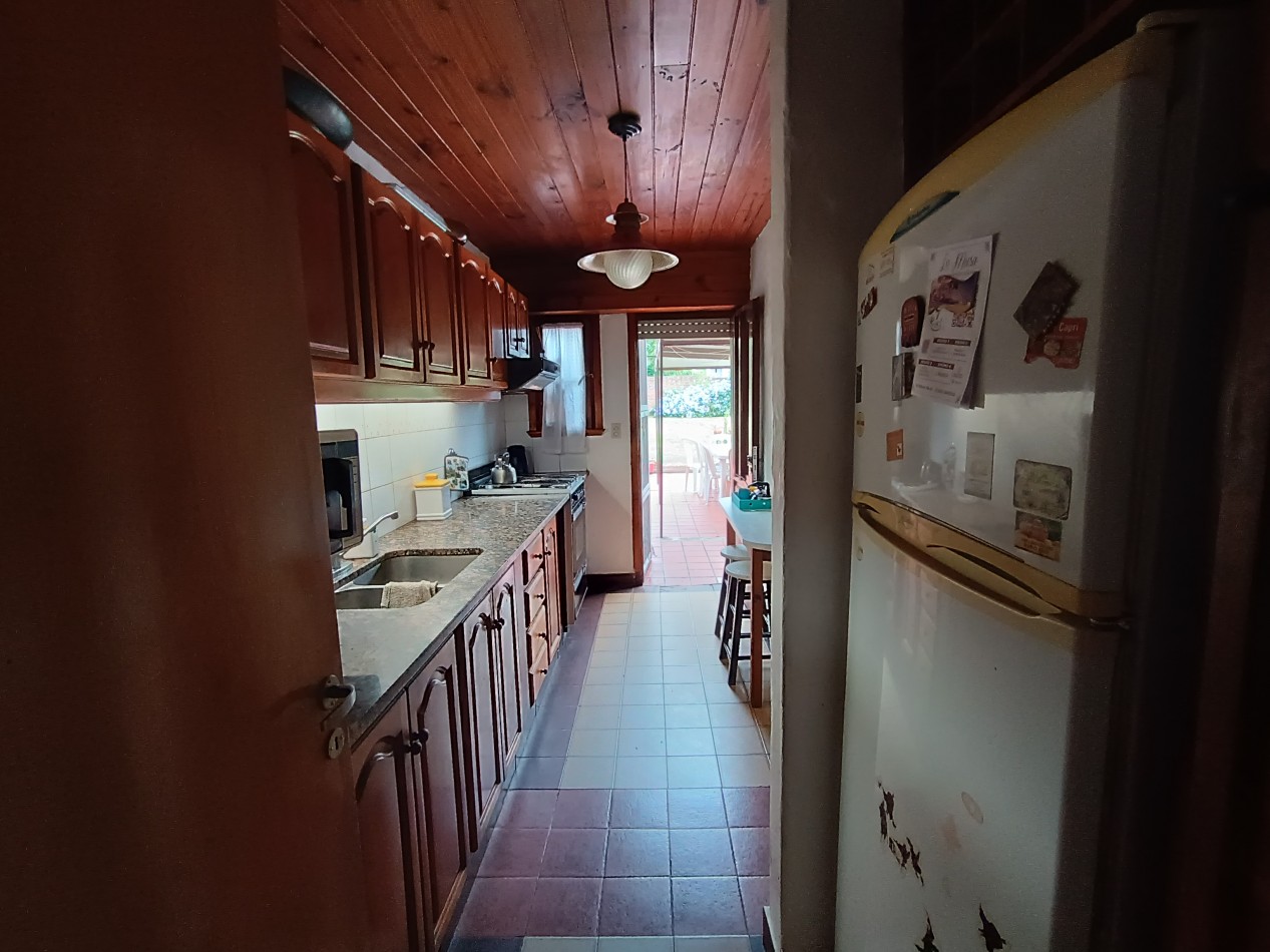 Casa 3 ambientes sobre dos lotes + departamento, cochera, quincho parque en Colinas de Peralta Ramos