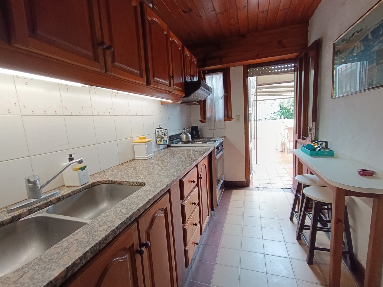 Casa 3 ambientes sobre dos lotes + departamento, cochera, quincho parque en Colinas de Peralta Ramos