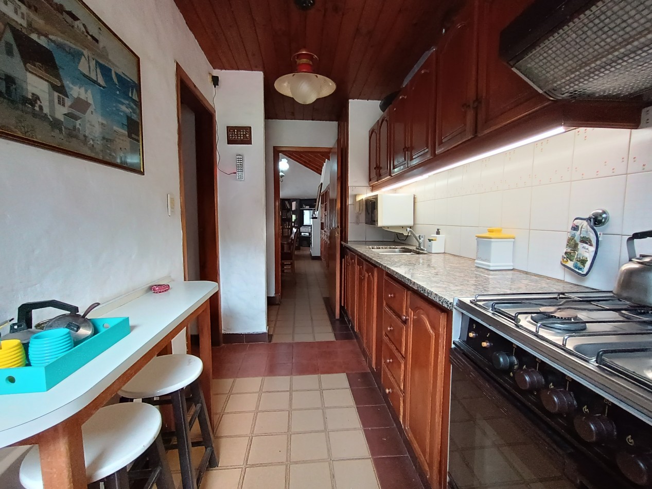 Casa 3 ambientes sobre dos lotes + departamento, cochera, quincho parque en Colinas de Peralta Ramos