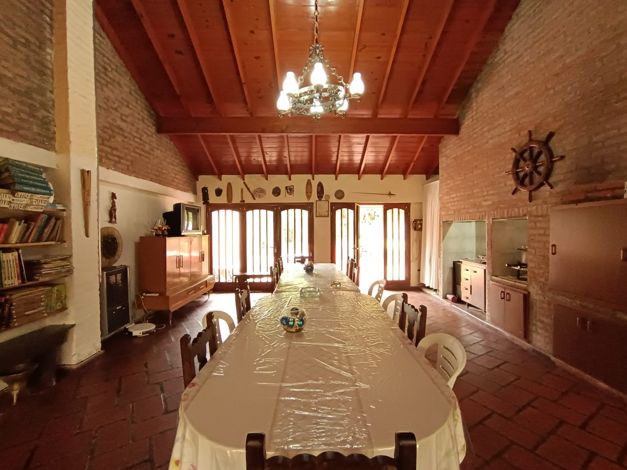 Casa 3 ambientes sobre dos lotes + departamento, cochera, quincho parque en Colinas de Peralta Ramos