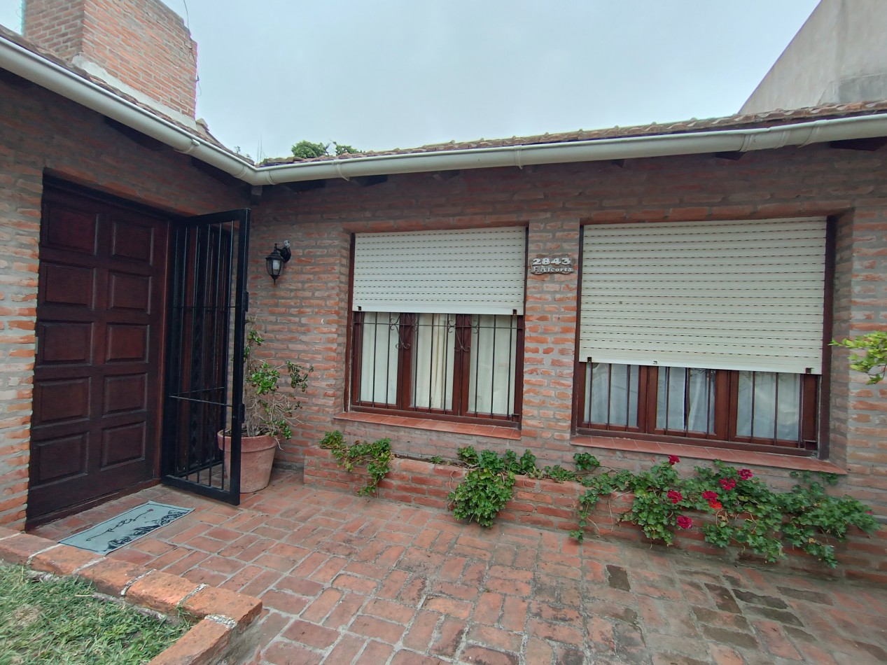 Casa 3 ambientes sobre dos lotes + departamento, cochera, quincho parque en Colinas de Peralta Ramos