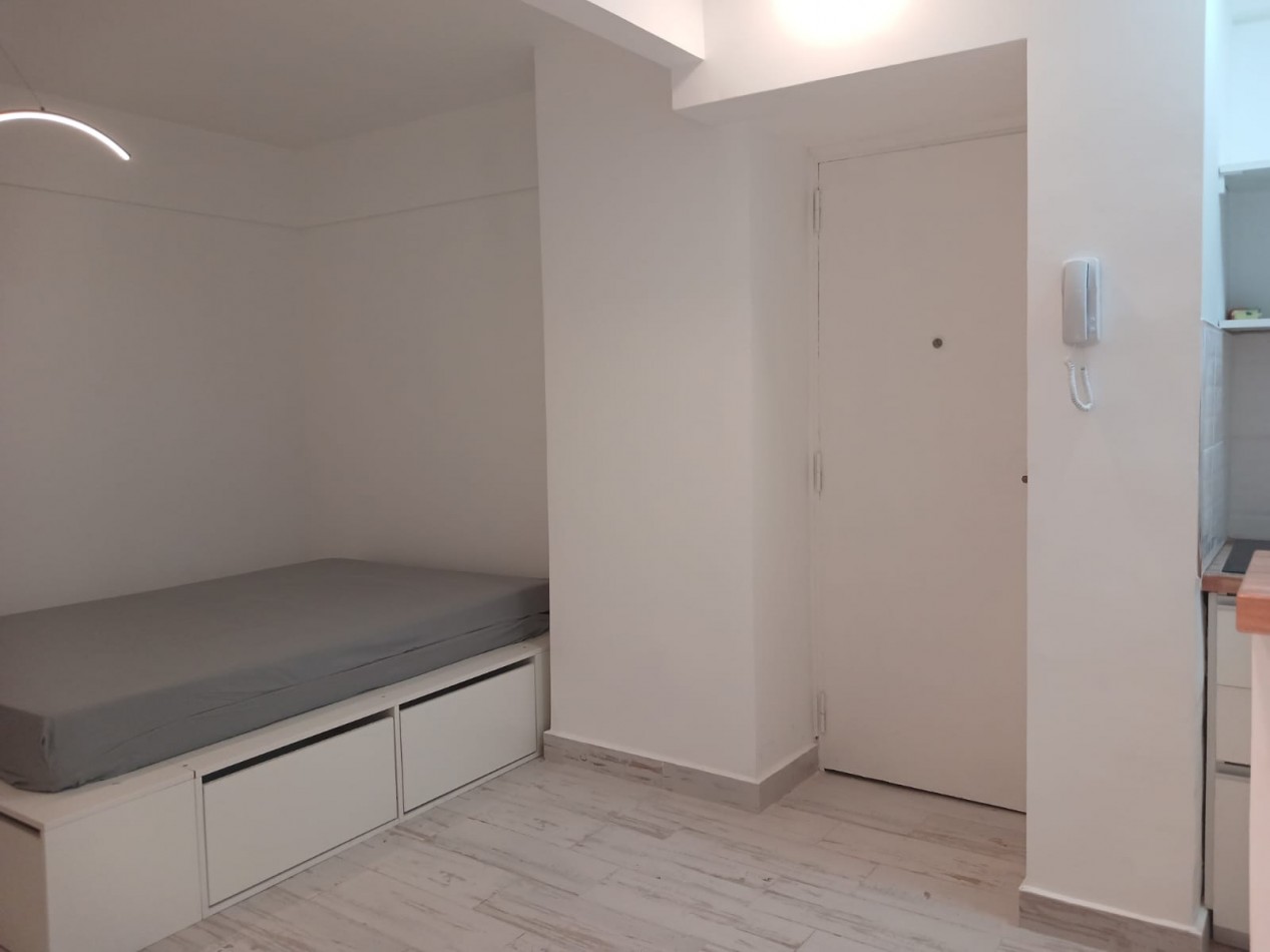 Venta departamento monoambiente, reciclado y amoblado, plaza mitre