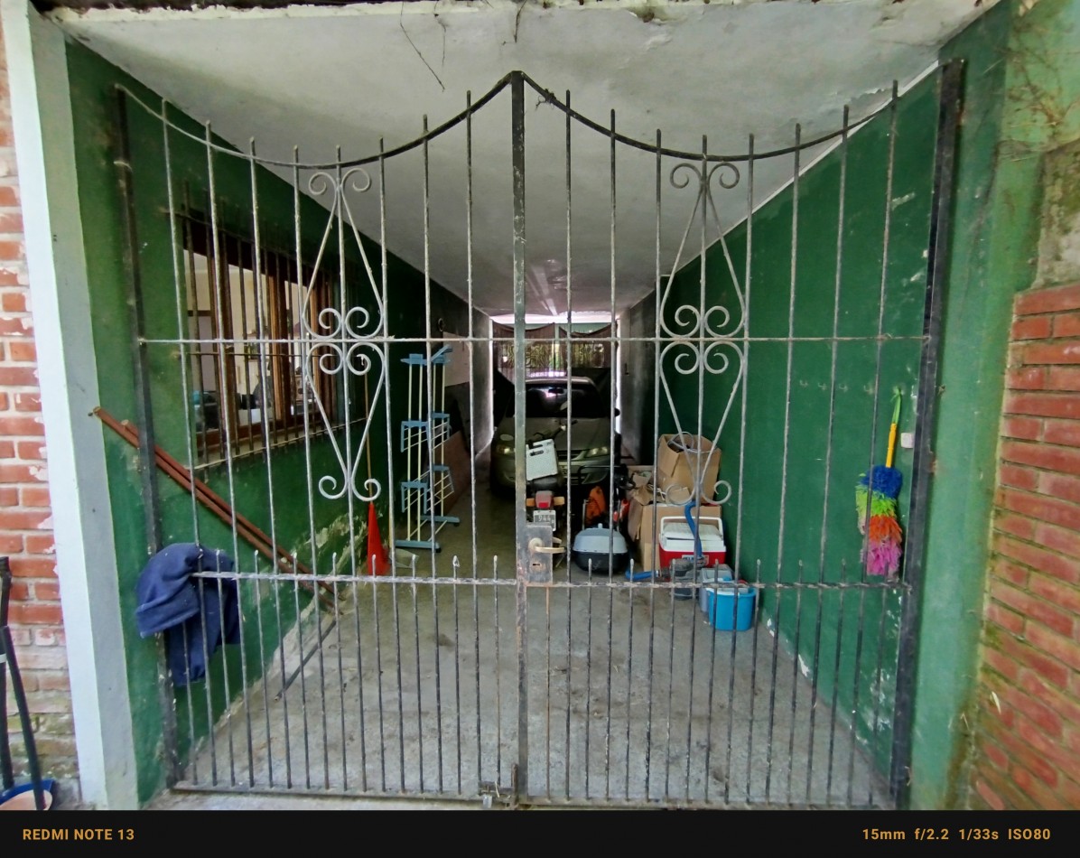 Chalet 5 ambientes en barrio Constitucion 