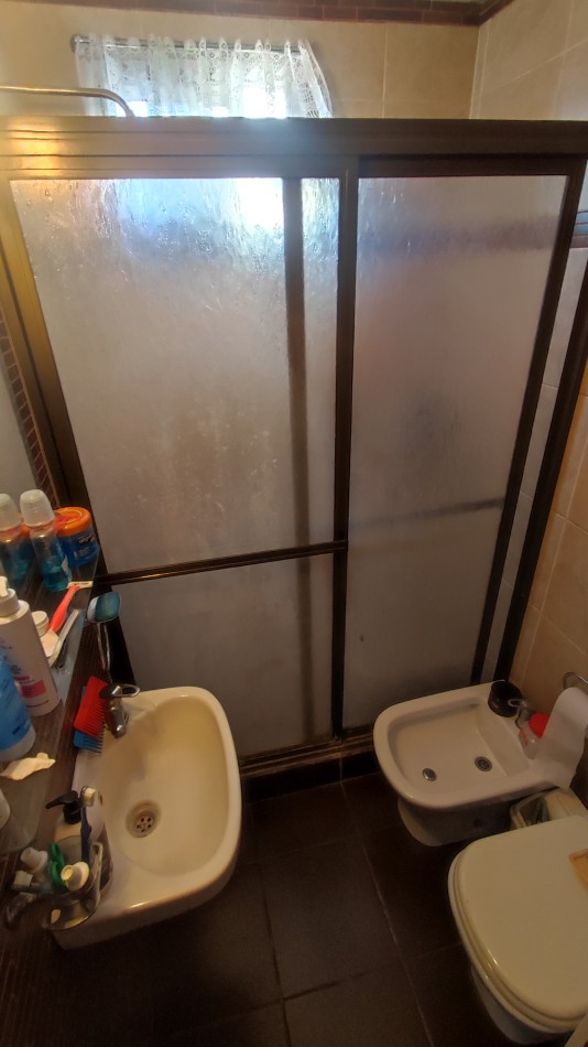 Chalet 5 ambientes C/pileta y Quincho