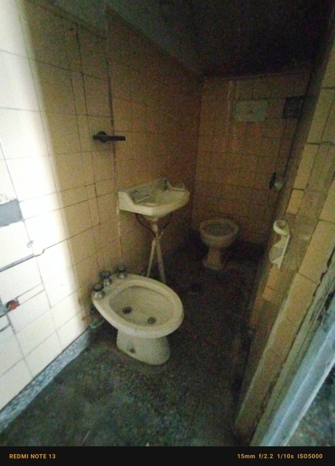 Venta en block local a reciclar + ph 2 y 3 ambientes