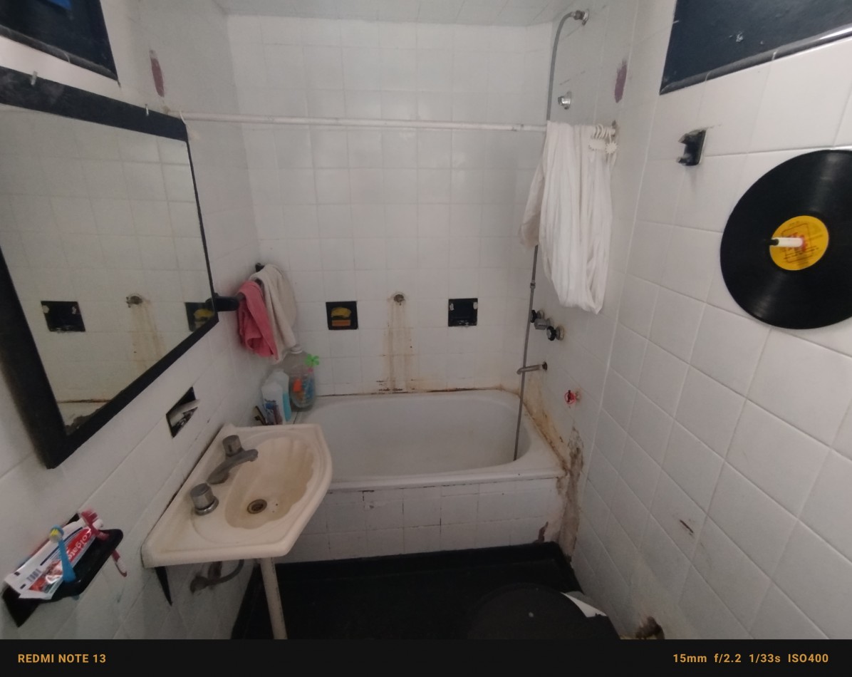 Venta en block local a reciclar + ph 2 y 3 ambientes