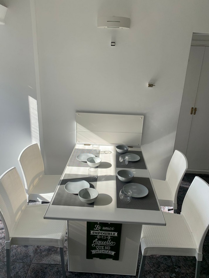 Departamento un ambiente equipado para 4 personas.