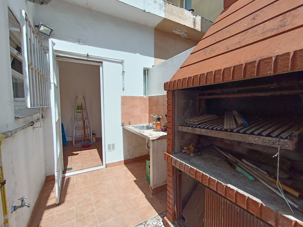 VENTA CASA EN PH 3 AMBIENTES CON PATIO Y COCHERA A UNA CUADRA DEL MAR BARRIO CONSTITUCION