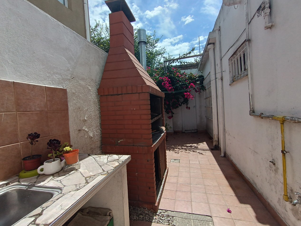 VENTA CASA EN PH 3 AMBIENTES CON PATIO Y COCHERA A UNA CUADRA DEL MAR BARRIO CONSTITUCION