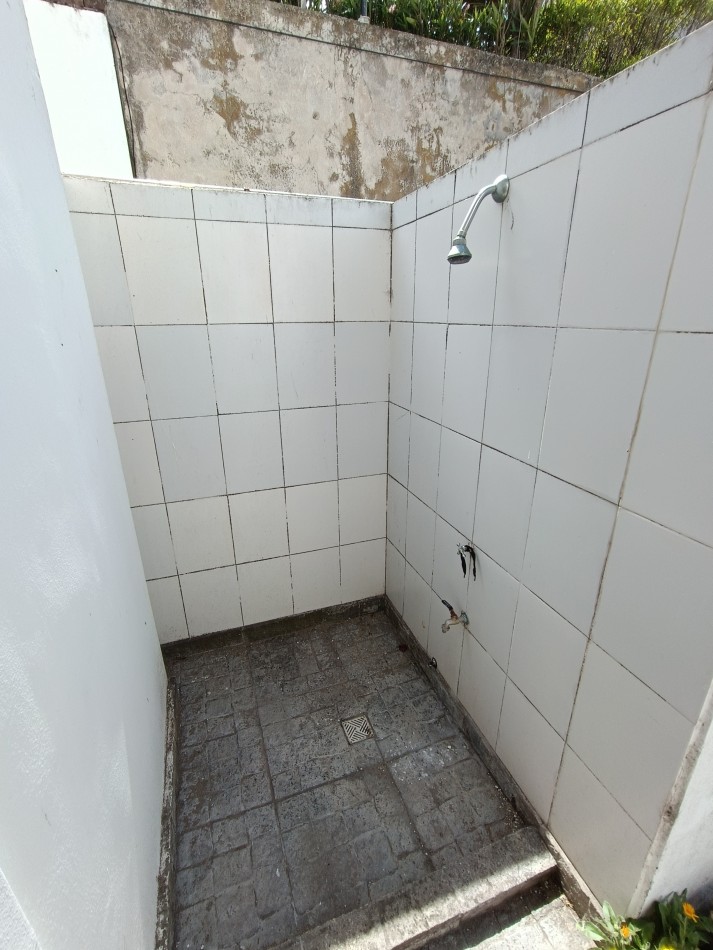 VENTA CASA EN PH 3 AMBIENTES CON PATIO Y COCHERA A UNA CUADRA DEL MAR BARRIO CONSTITUCION