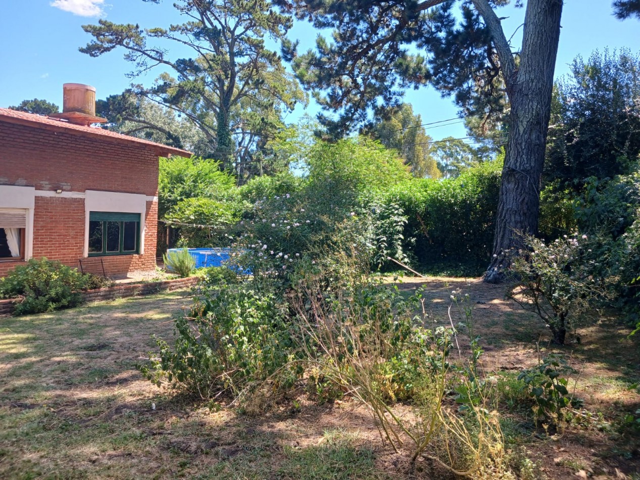 Venta Casa 4 ambientes, con gran parque, Bosque Peralta Ramos