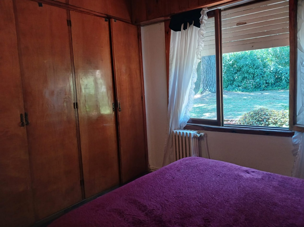 Venta Casa 4 ambientes, con gran parque, Bosque Peralta Ramos