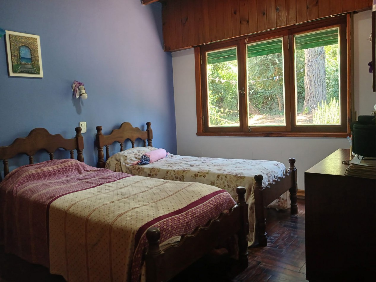 Venta Casa 4 ambientes, con gran parque, Bosque Peralta Ramos