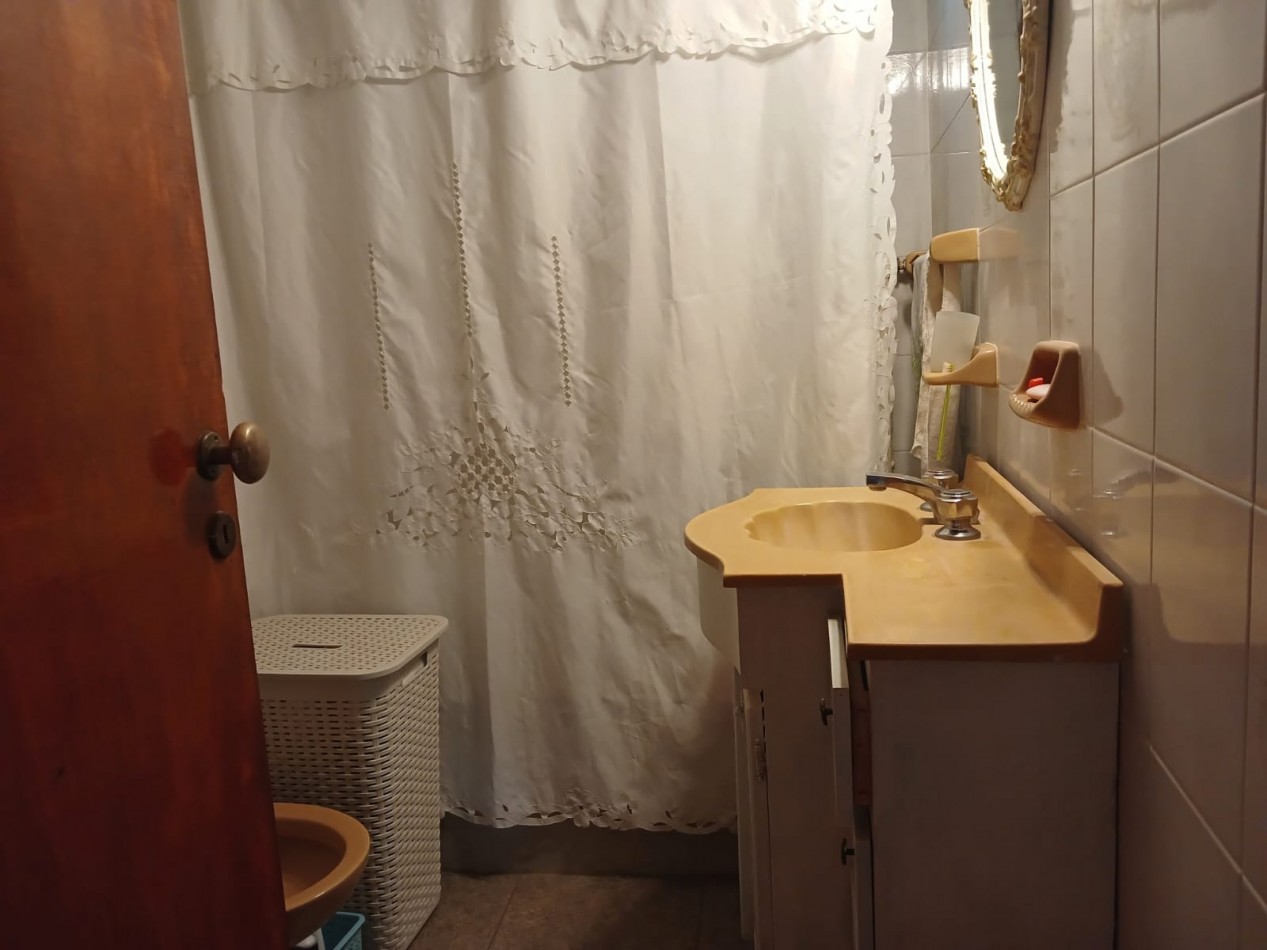 Venta Casa 4 ambientes, con gran parque, Bosque Peralta Ramos