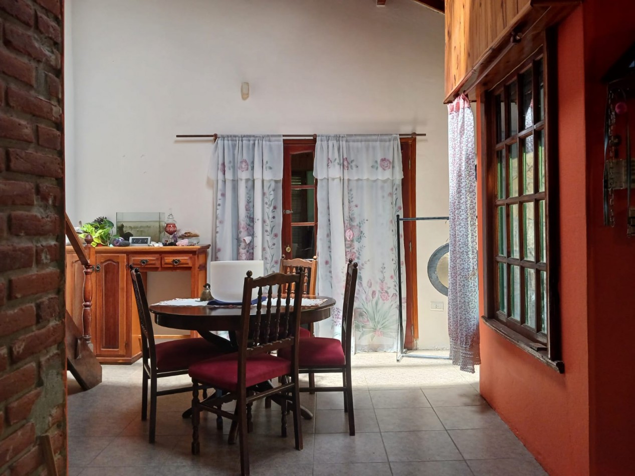 Venta Casa 4 ambientes, con gran parque, Bosque Peralta Ramos