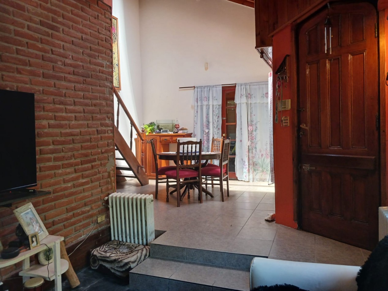 Venta Casa 4 ambientes, con gran parque, Bosque Peralta Ramos